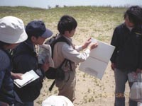 ��茤�����̉���ŐA���ƍ��u�`���̊֌W�𗝉��B